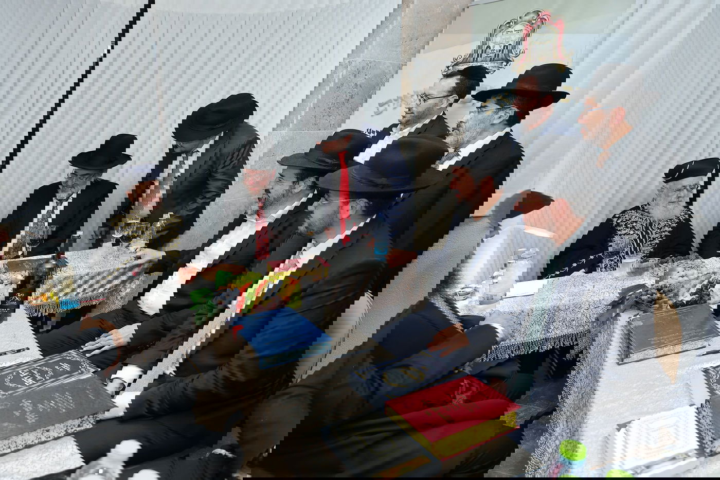 הראשל"צ הגר"י יוסף בחנוכת הבית בהיכל מרן