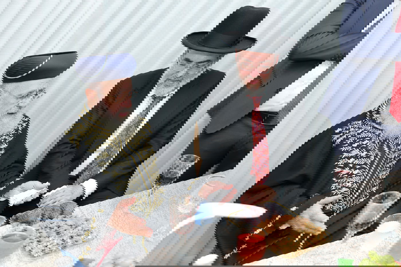 הראשל"צ הגר"י יוסף בחנוכת הבית בהיכל מרן