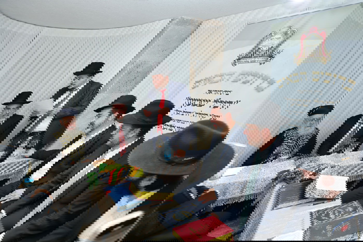 הראשל"צ הגר"י יוסף בחנוכת הבית בהיכל מרן