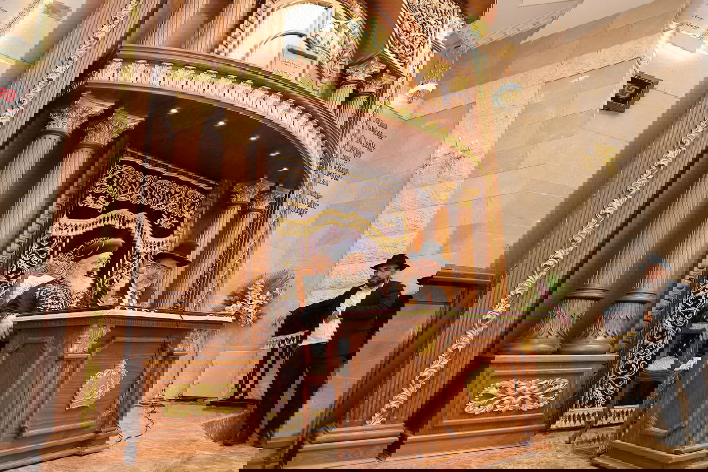 הראשל"צ הגר"י יוסף בחנוכת הבית בהיכל מרן