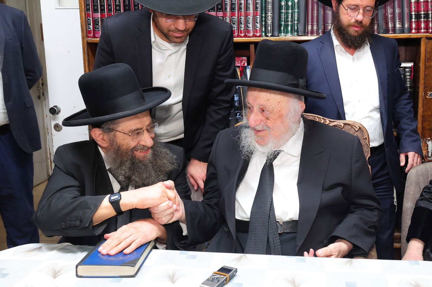 הגר"מ בן שמעון אצל הגרב"ד פוברסקי