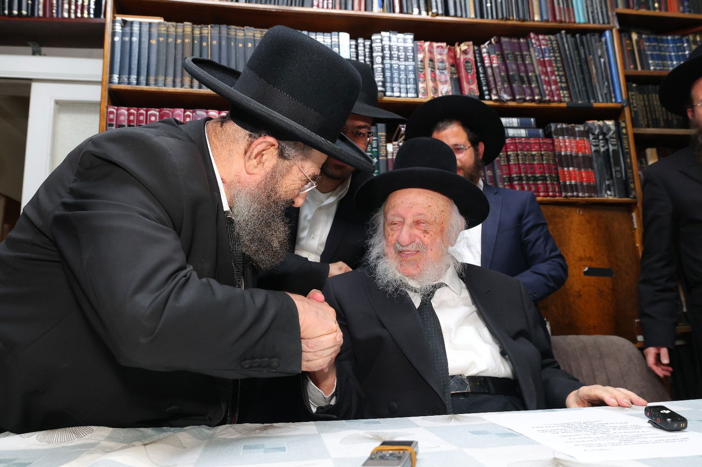 הגר"מ בן שמעון אצל הגרב"ד פוברסקי