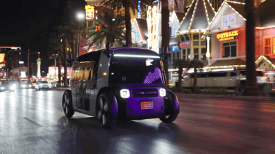 מונית של זוקס בנסיעה עירונית