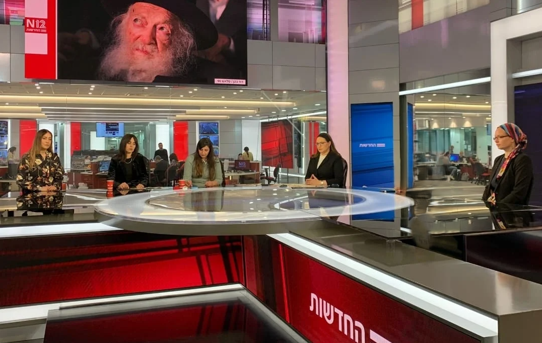 אולפן חדשות 12