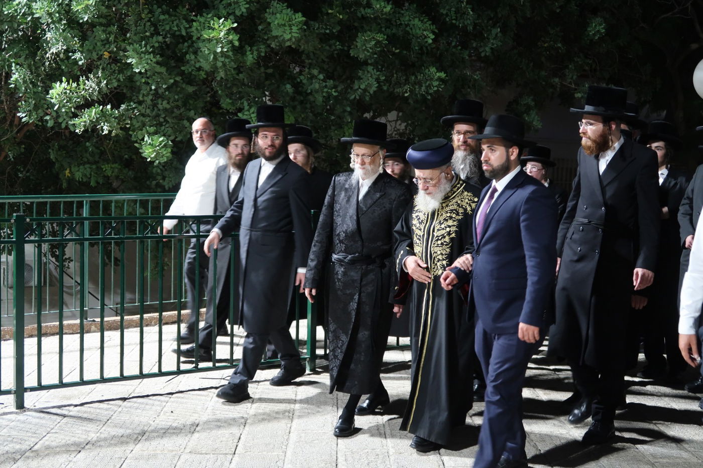 הראשל"צ הגר"י יוסף בביקור אצל האדמו"ר מסערט ויז'ניץ