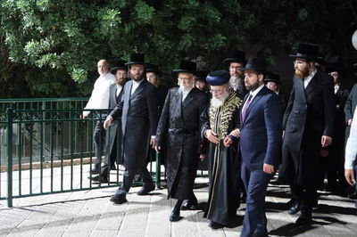 הראשל"צ הגר"י יוסף בביקור אצל האדמו"ר מסערט ויז'ניץ