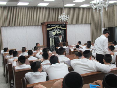 הגר"ש שטיינמן בביקור בישיבת 'דרכי דוד'