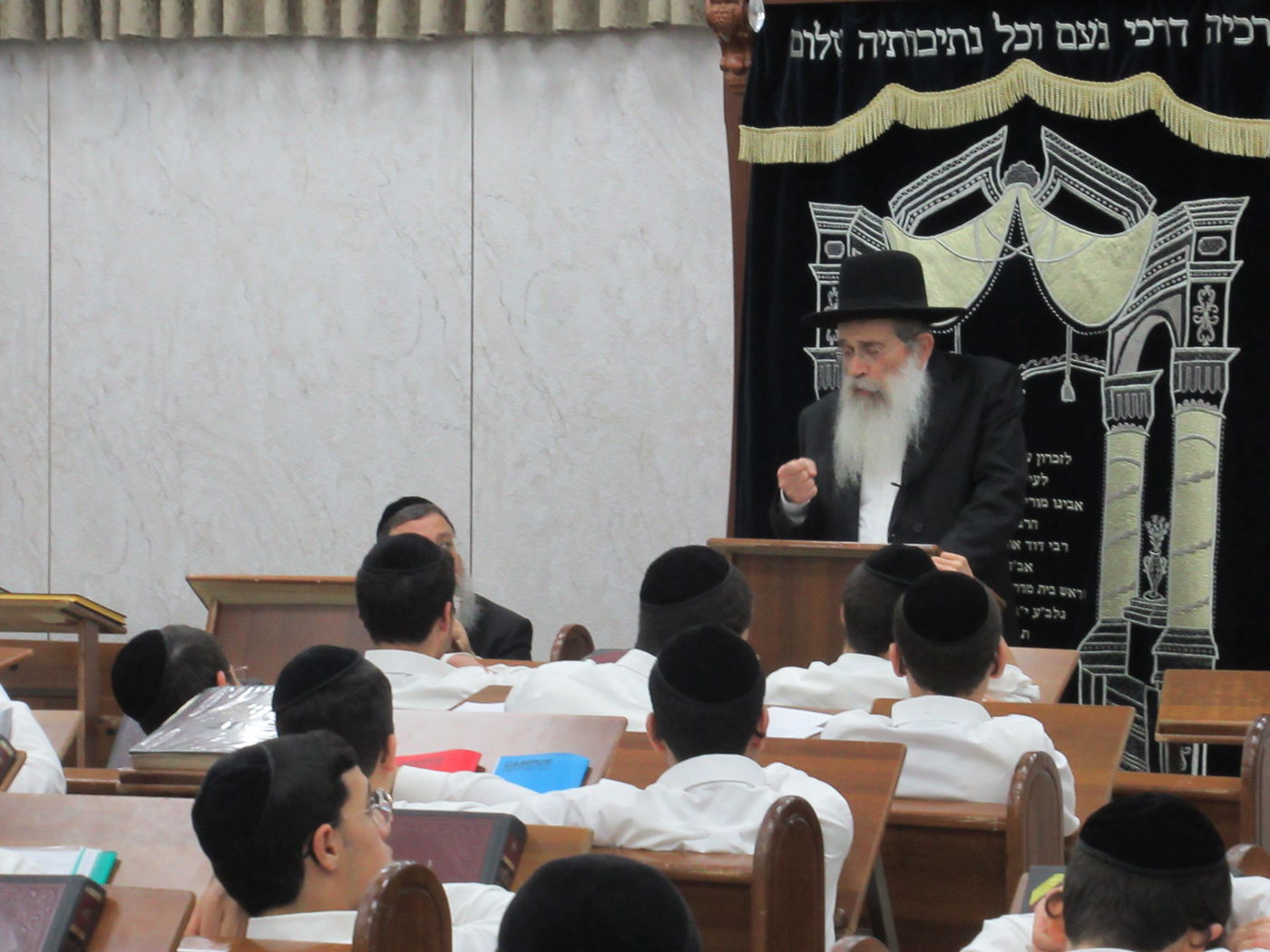 הגר"ש שטיינמן בביקור בישיבת 'דרכי דוד'