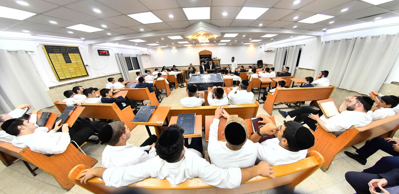 הגרמ"ש אדלשטיין בשיחה בשיח יצחק