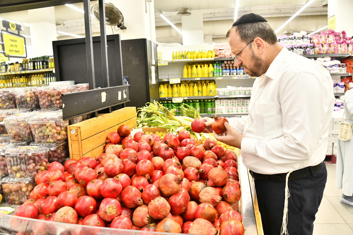 אווירת ערב חג ר"ה בבני ברק