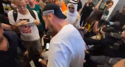 אלי דלל מותקף ונופל