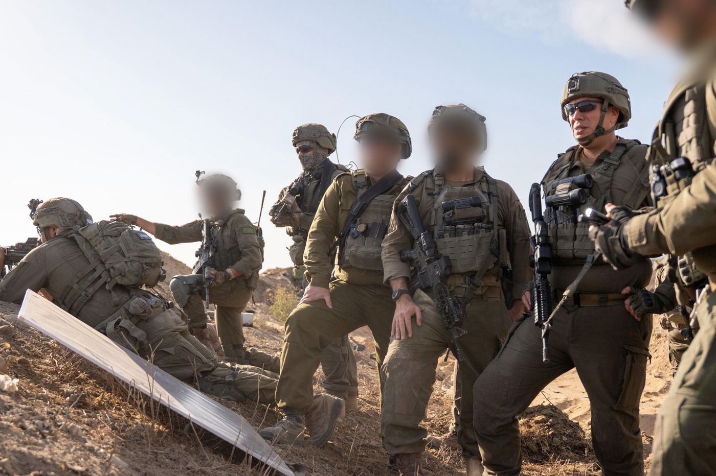 שישובו בשלום: חיילי צה"ל מכינים את הטנקים - רגע לפני הכניסה לעיר הטרור | תיעוד 