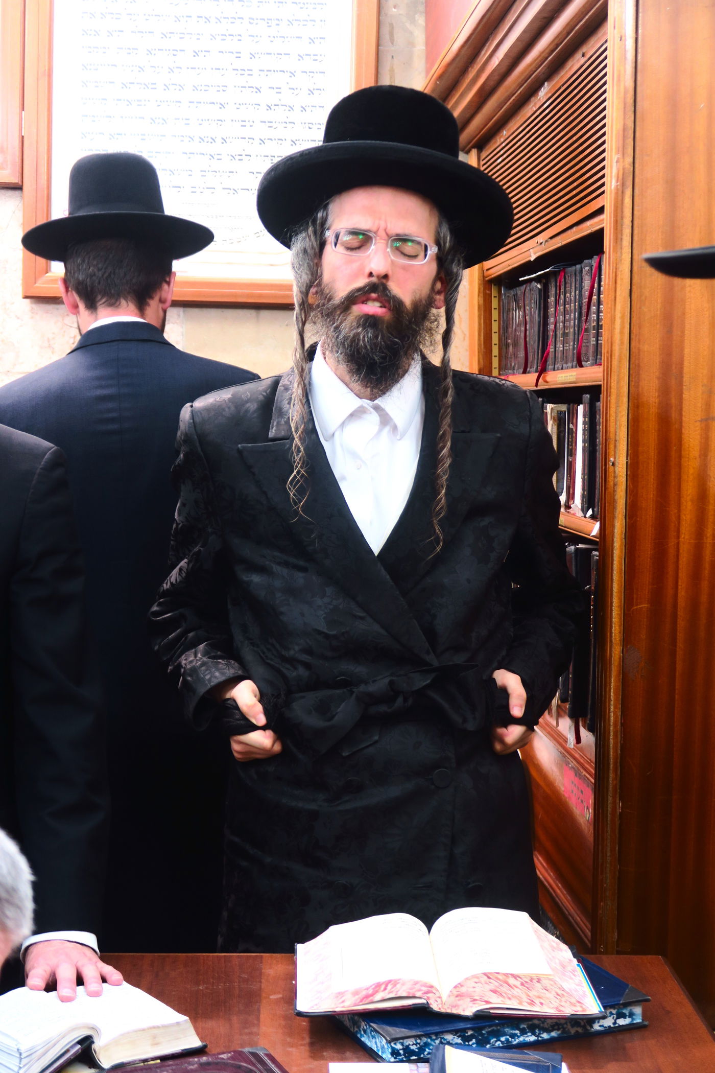 האדמו"ר מזוועהיל באתרא קדישא מירון