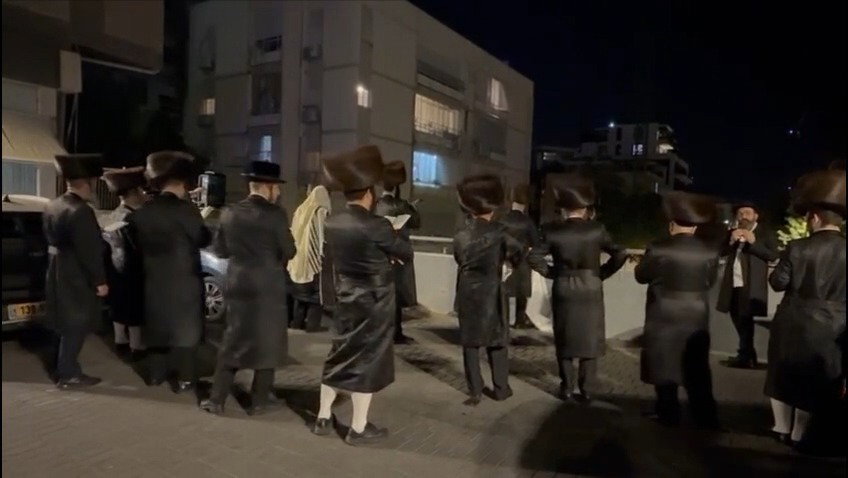 סליחות מול בית היועמ"שית