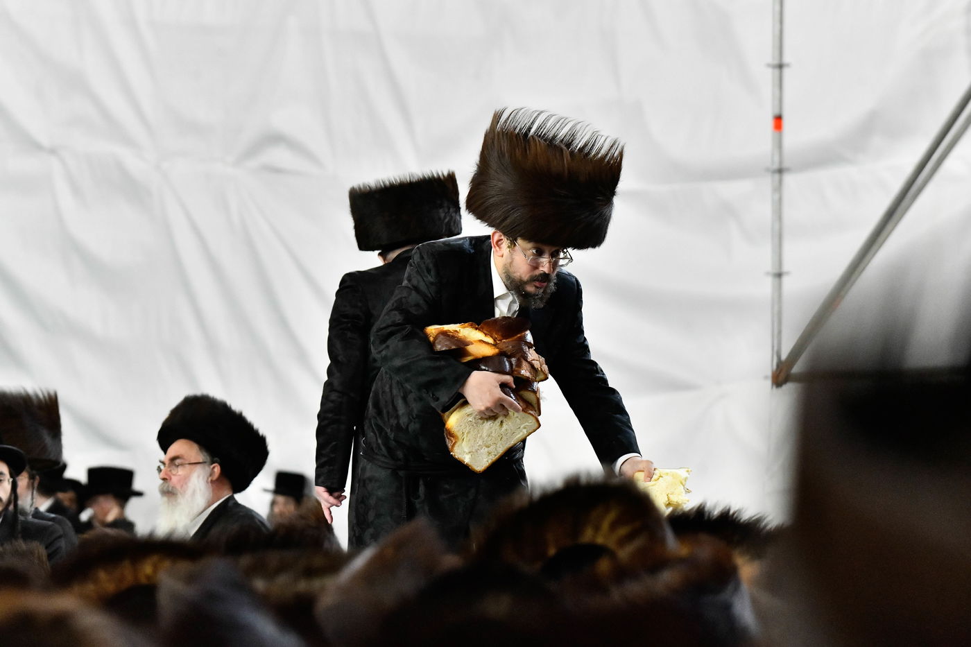 בחלוקת שיריים מהחלה