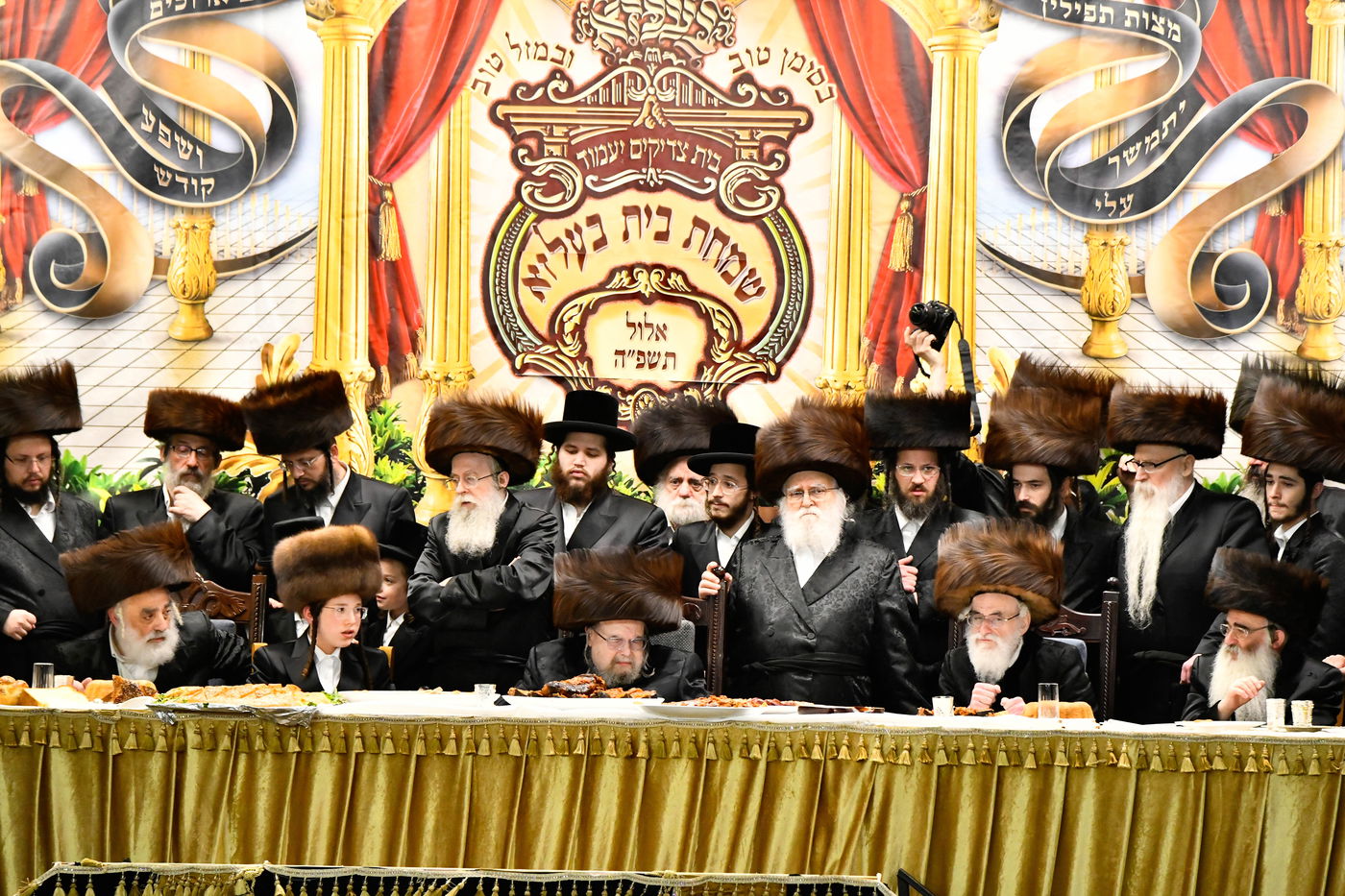 שמחת בר המצווה לנכד האדמו"ר מבעלזא