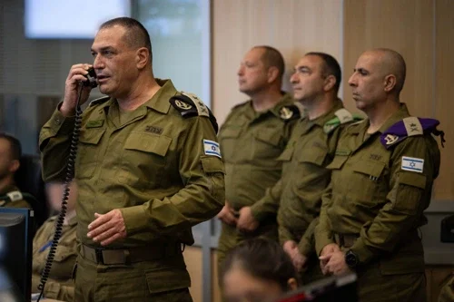הרמטכ"ל בפקודת הקשר