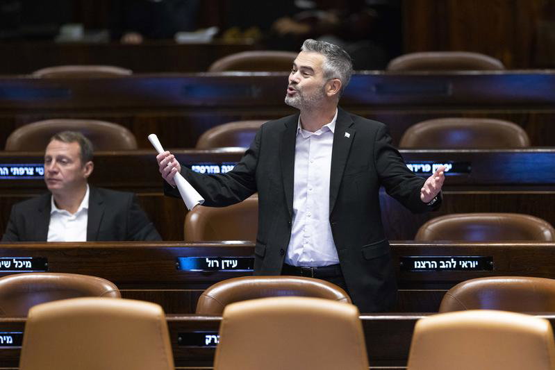 סין מאיימת על ח"כ בעז טופורובסקי: "אם לא ירסן את עצמו - יתנפץ לרסיסים"