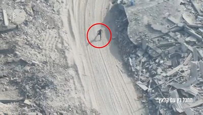 המחבל חשב שיצליח להימלט מצה"ל - ואז הגיע הטנק | תיעוד חריג מעזה