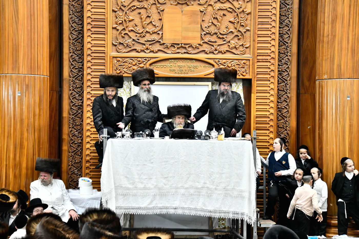 טיש נעילת החג ראש השנה בחצה"ק רחמסטריווקא