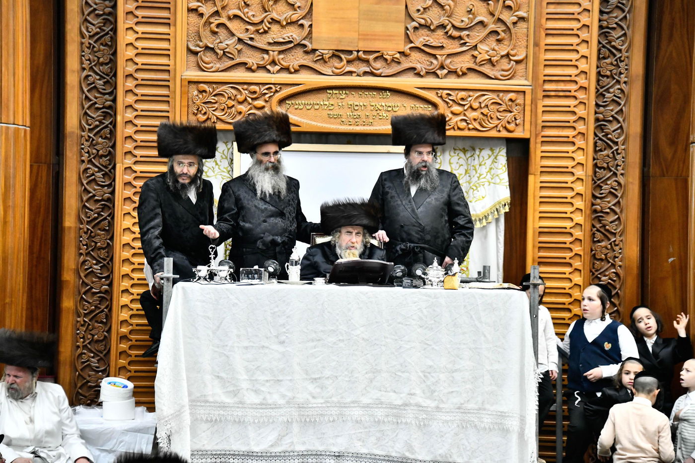 טיש נעילת החג ראש השנה בחצה"ק רחמסטריווקא