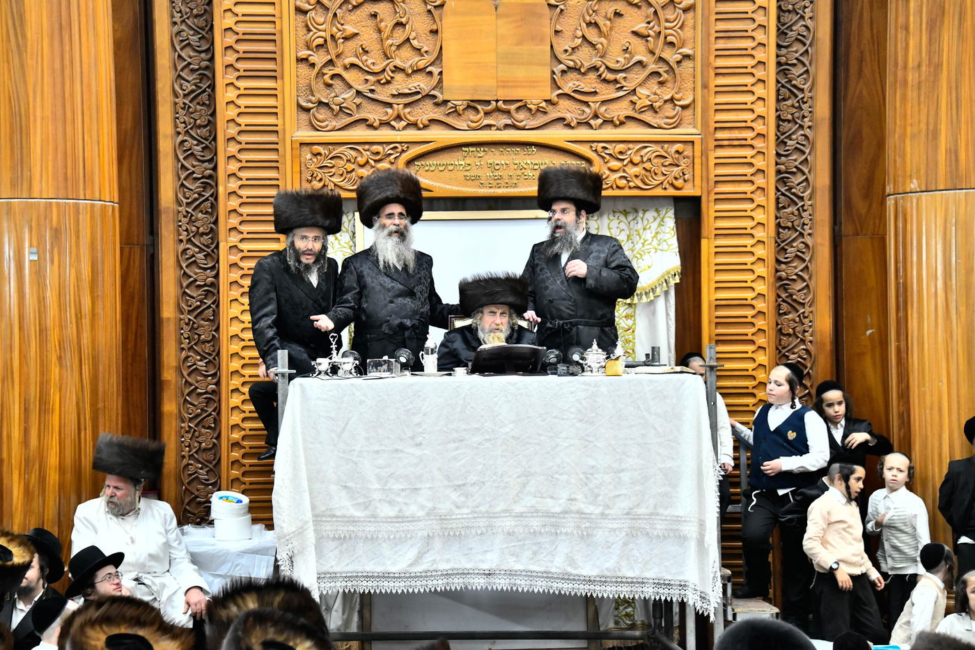 טיש נעילת החג ראש השנה בחצה"ק רחמסטריווקא