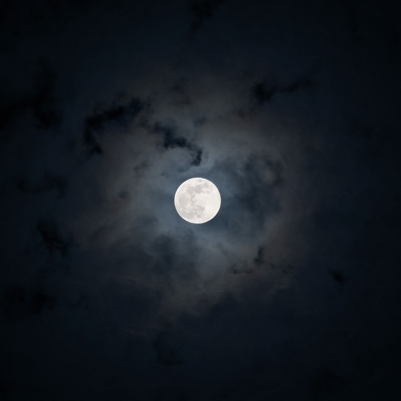 נפתרה התעלומה. הירח