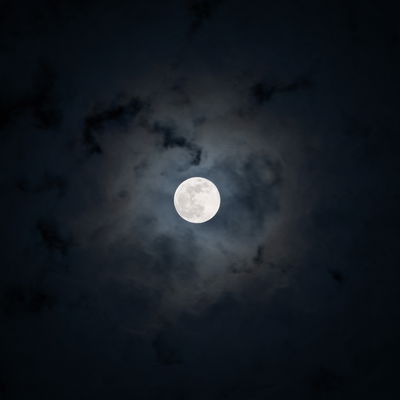 נפתרה התעלומה. הירח