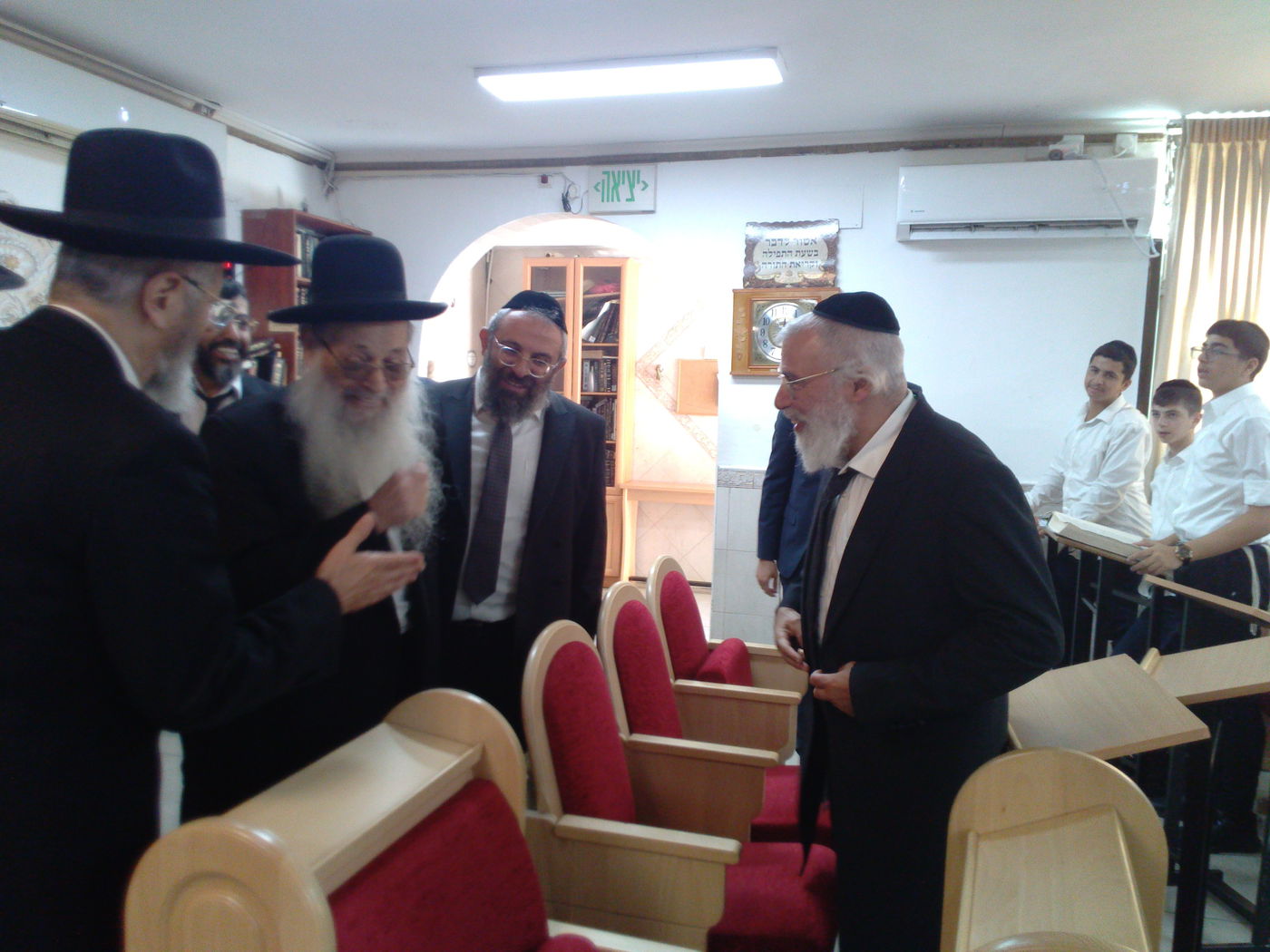 הגאון רבי משה מאיה בהיכל ישיבת 'תורה והוראה'