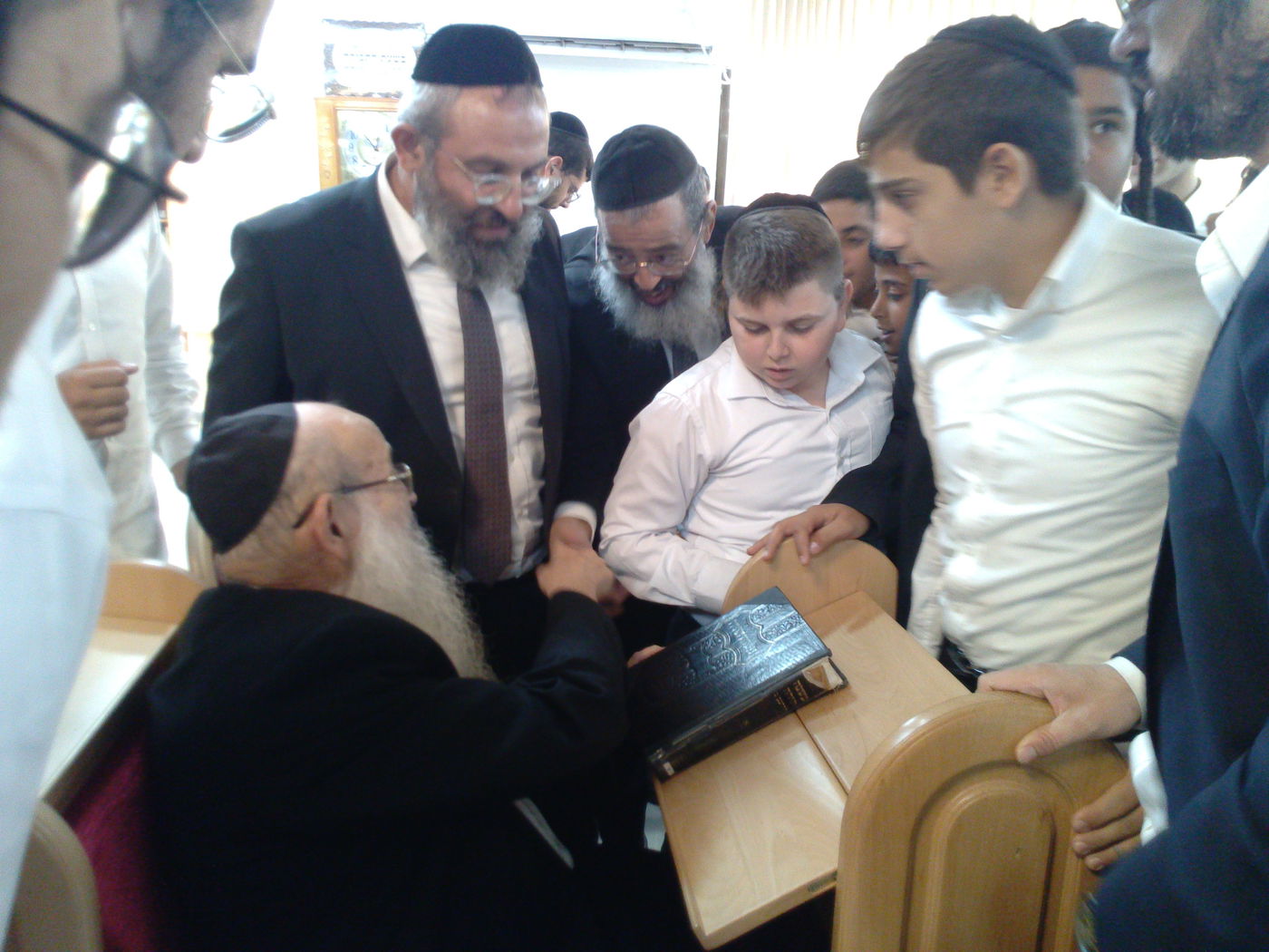 הגאון רבי משה מאיה בהיכל ישיבת 'תורה והוראה'