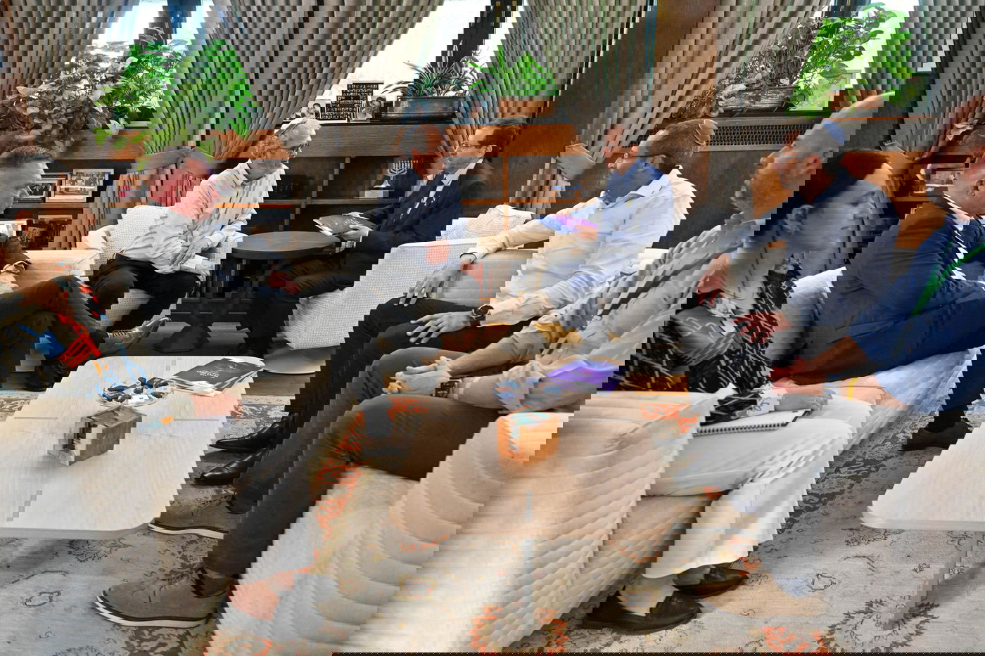 הנשיא מקבל את הדו"ח