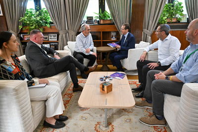 הנשיא מקבל את הדו"ח