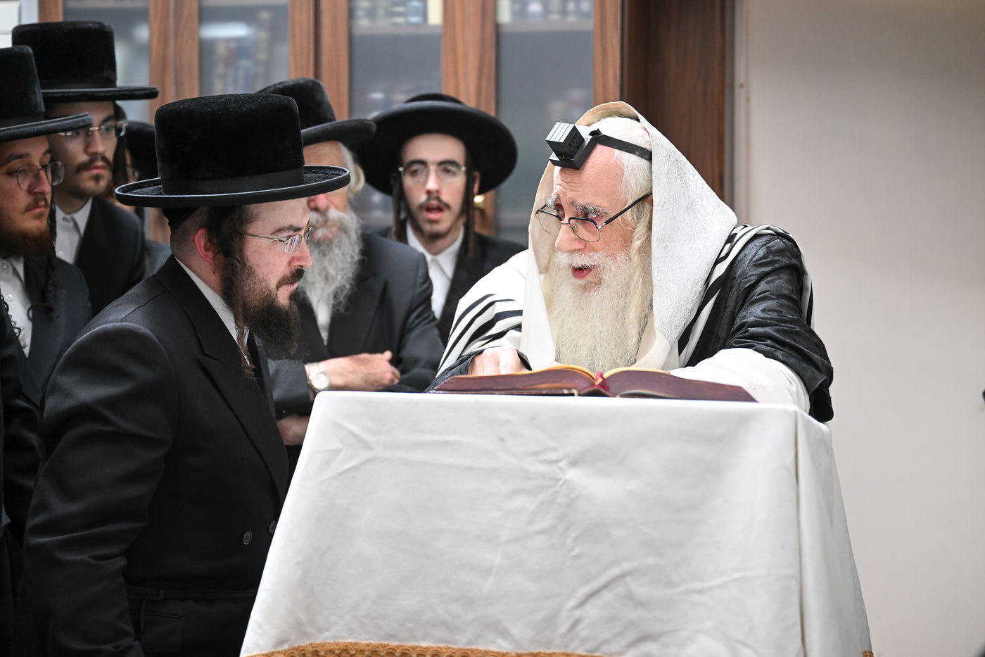 האדמו"ר מצאנז בהתרת נדרים