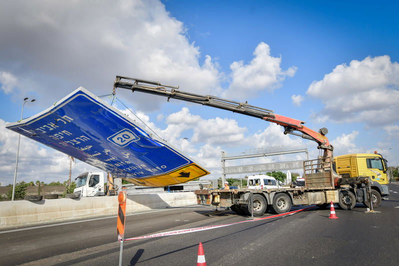 שלט הענק נפל - ומחץ את המיניבוס: אלו ההרוגים בתאונה הקטלנית