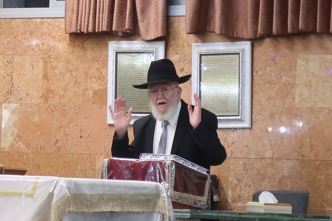 מוצאי ר"ה אצל ראש ישיבת 'כסא רחמים' הגאון רבי צמח מאזוז