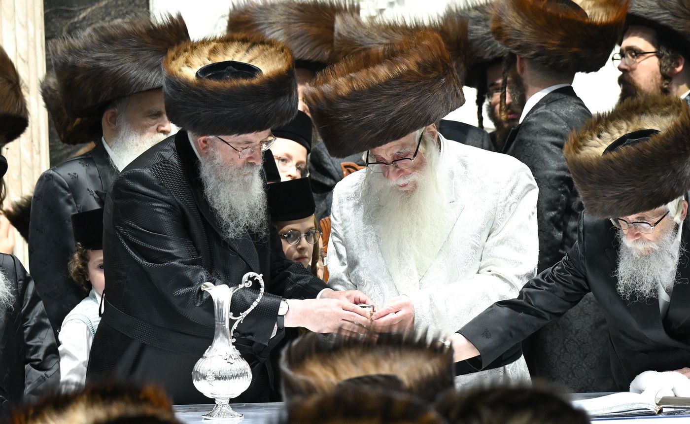 האדמו"ר מצאנז בהבדלה מוצאי ר"ה