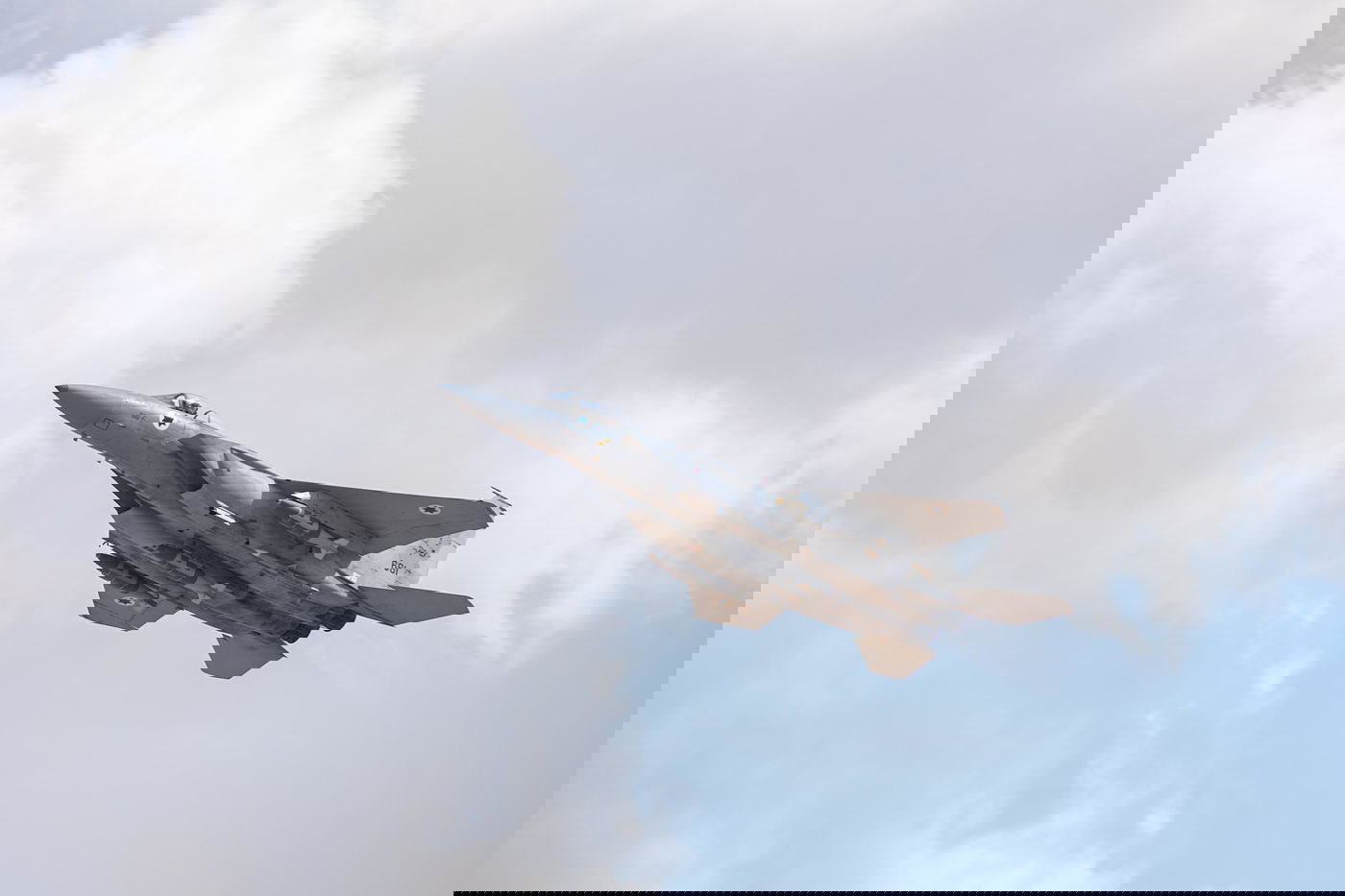 2,200 ק"מ מישראל: תיעוד מהתקיפה העצימה ביותר של חיל האוויר בתימן