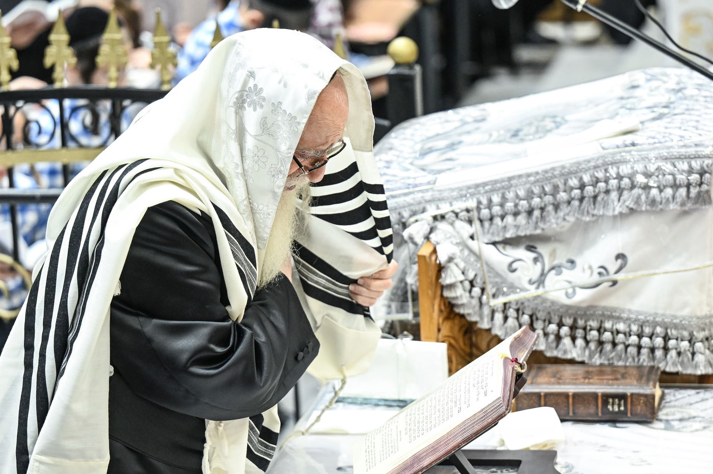 האדמו"ר מצאנז בסליחות ערב ר"ה