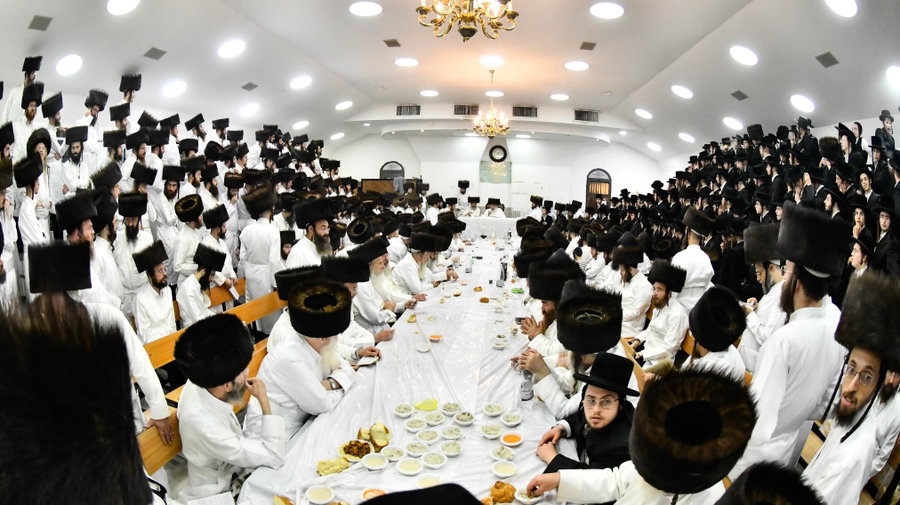 נעילת החג בחצה"ק פינסק קרלין