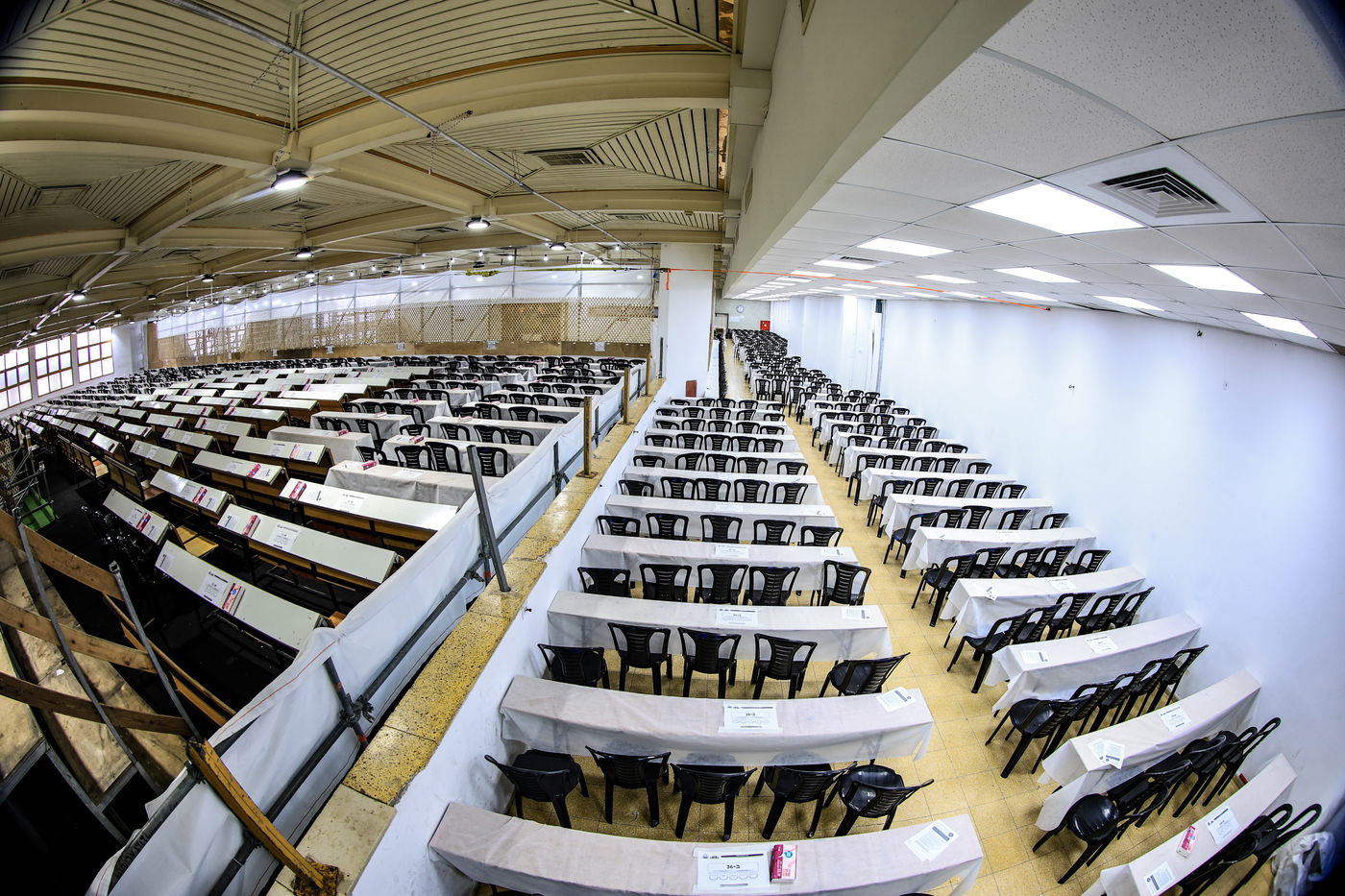 היכל רוזנברג בקריית צאנז מוכן לתפילות ר"ה