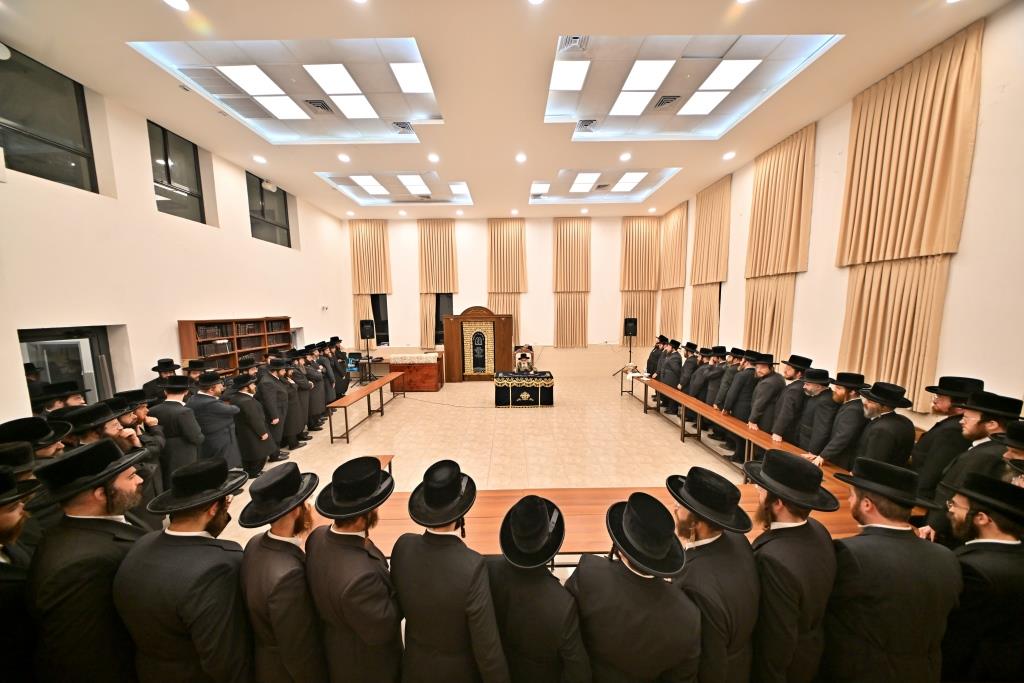 ערב ומוצאי ר"ה בחצה"ק ויזניץ