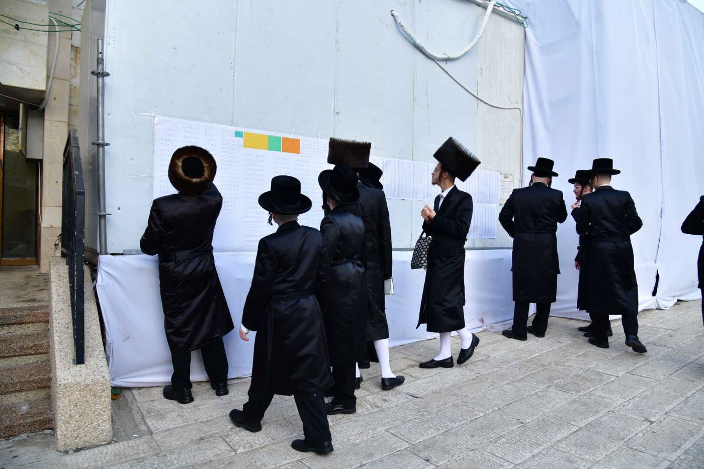 ראש השנה בחצה"ק סערט ויז'ניץ