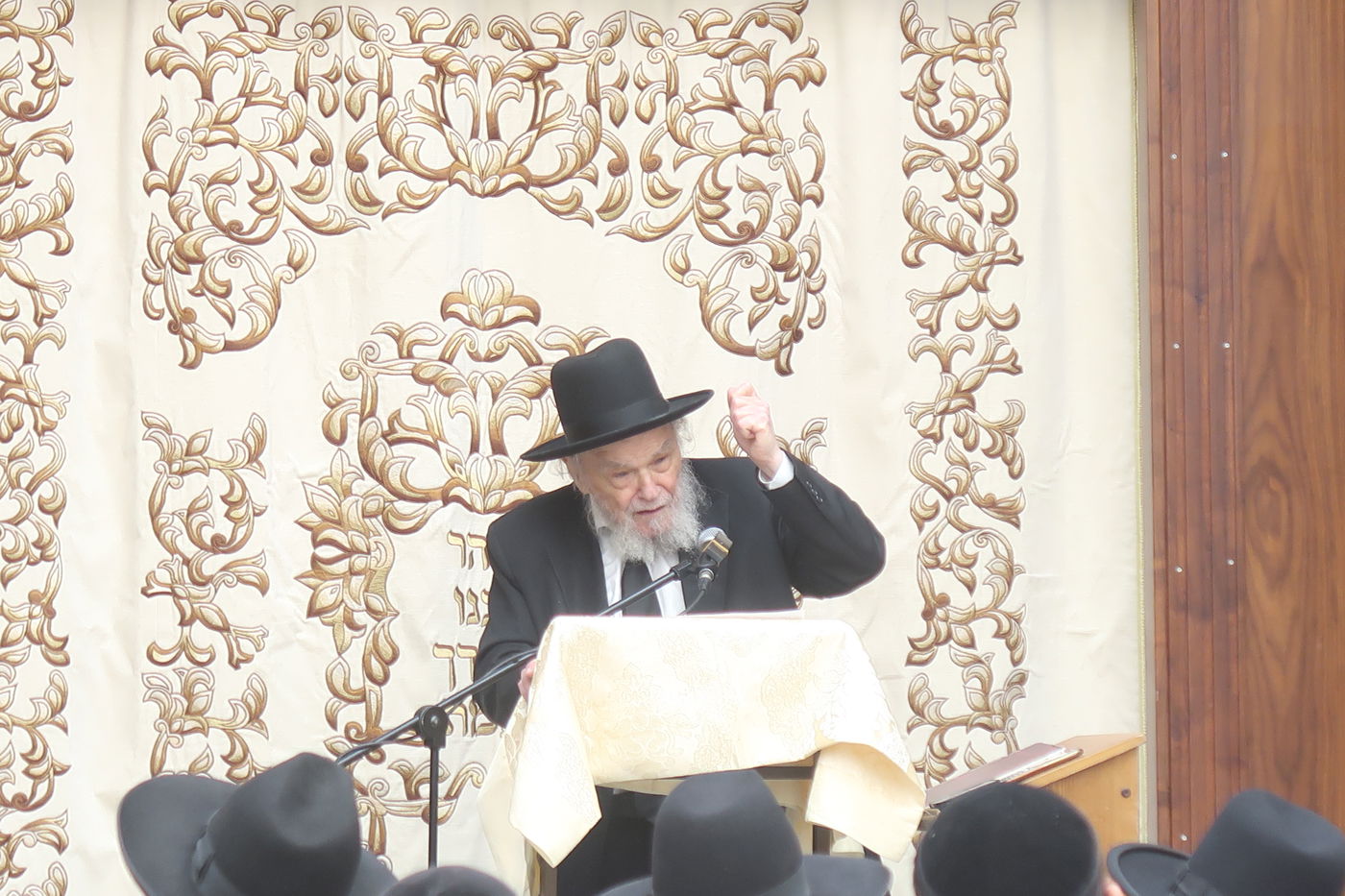 הגרמ"ה הירש בשיחה בישיבת 'משכנות התורה'