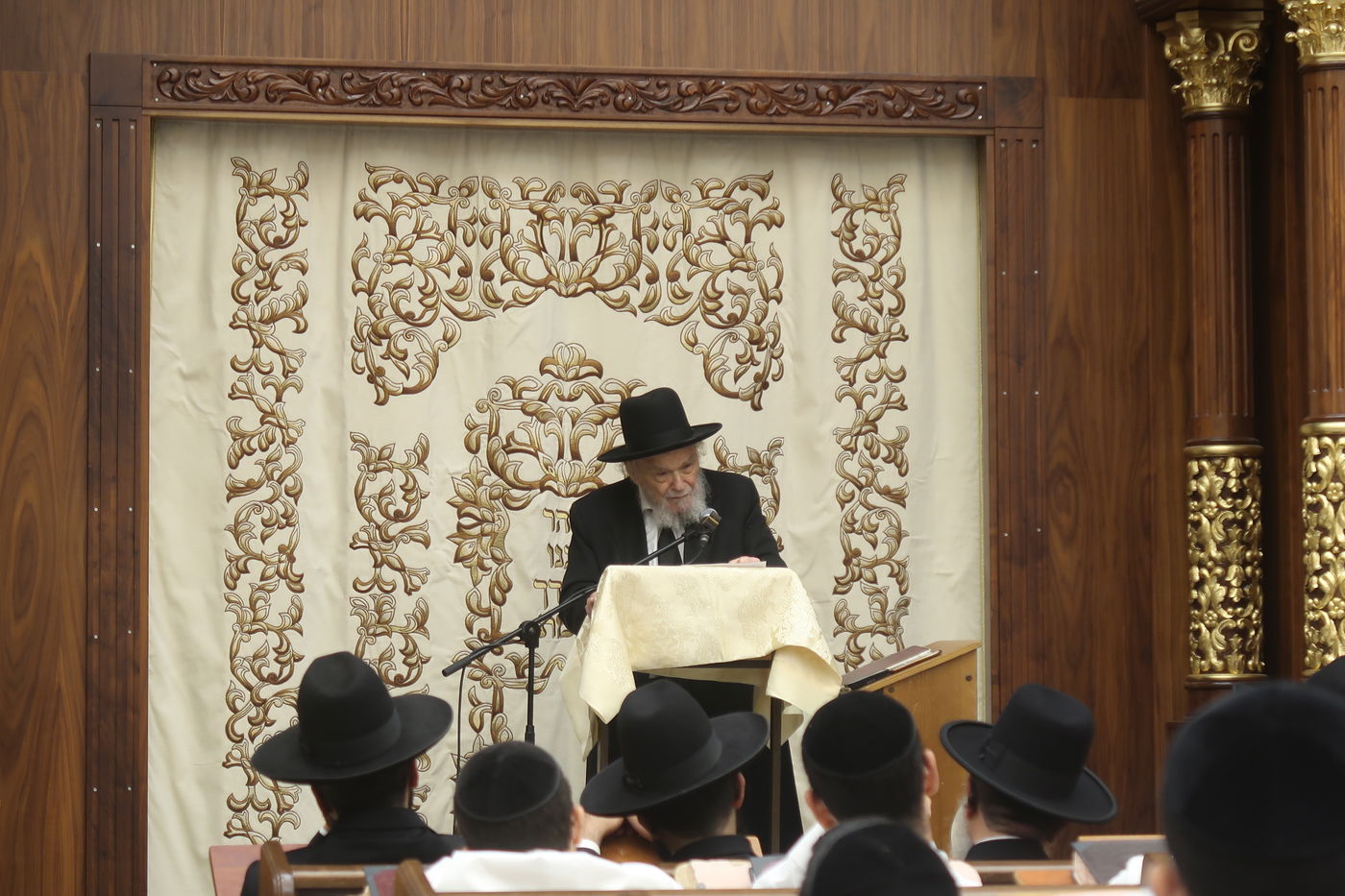 הגרמ"ה הירש בשיחה בישיבת 'משכנות התורה'