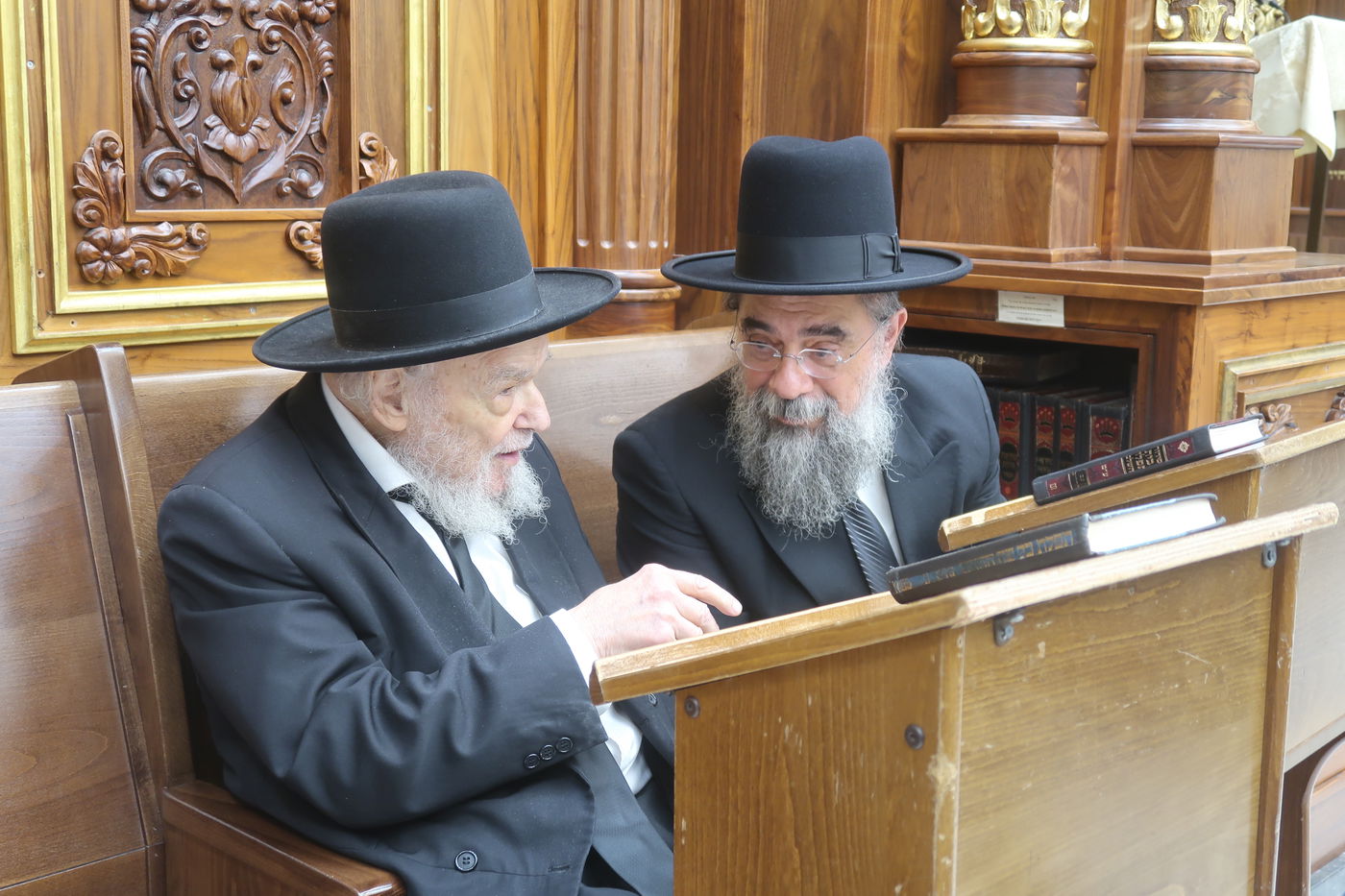 הגרמ"ה הירש בשיחה בישיבת 'משכנות התורה'