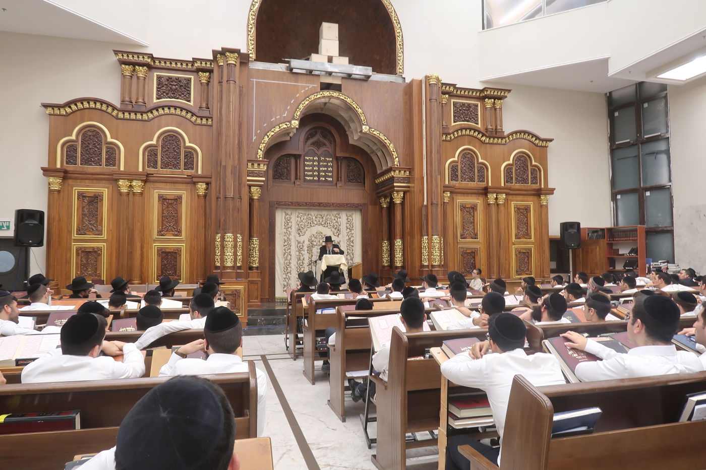 הגרמ"ה הירש בשיחה בישיבת 'משכנות התורה'