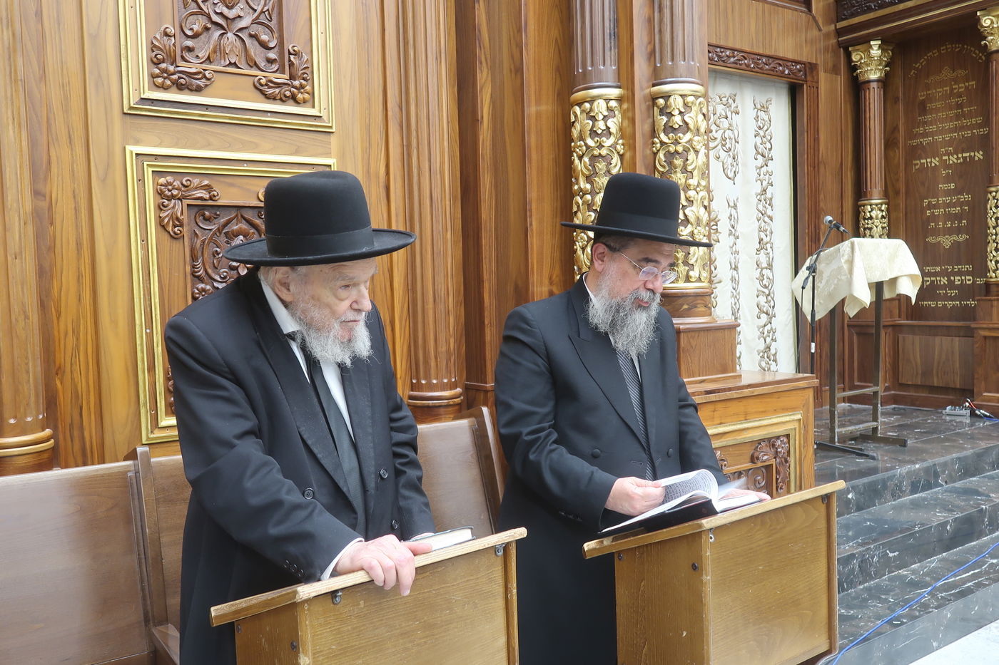 הגרמ"ה הירש בשיחה בישיבת 'משכנות התורה'