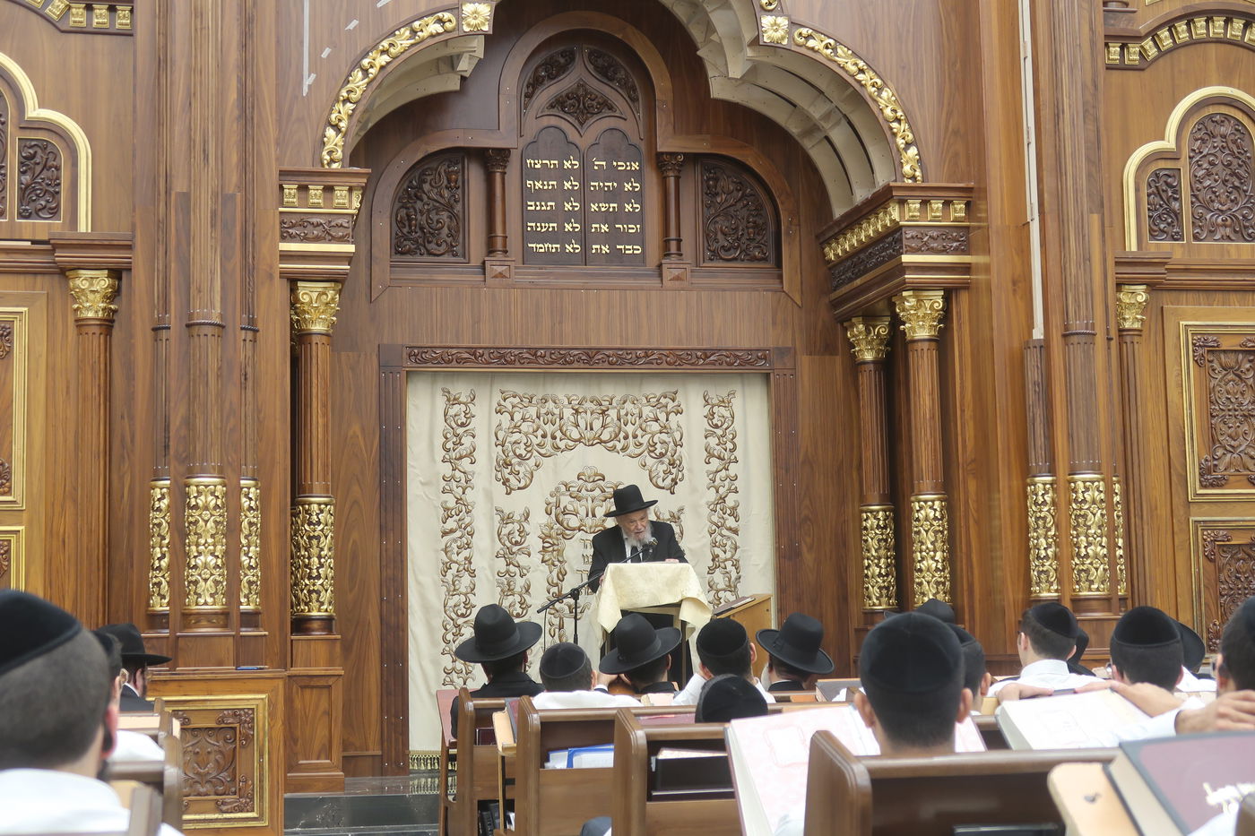 הגרמ"ה הירש בשיחה בישיבת 'משכנות התורה'