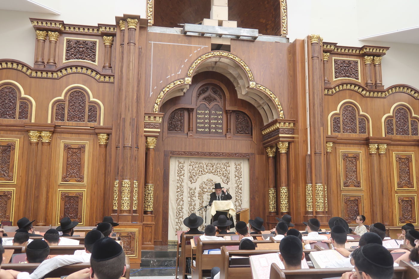 הגרמ"ה הירש בשיחה בישיבת 'משכנות התורה'