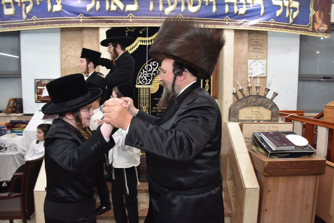 שמחת בר המצווה לנכד האדמו"ר מאשלג